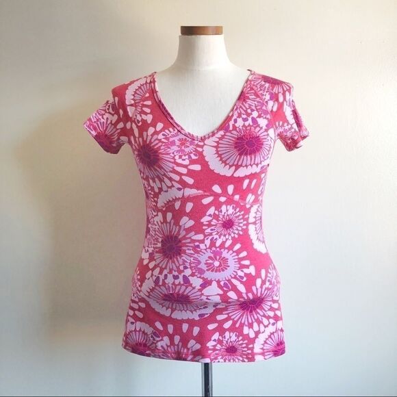 The Northface Floral Pink Short Sleeve Top - Picture 1 of 5